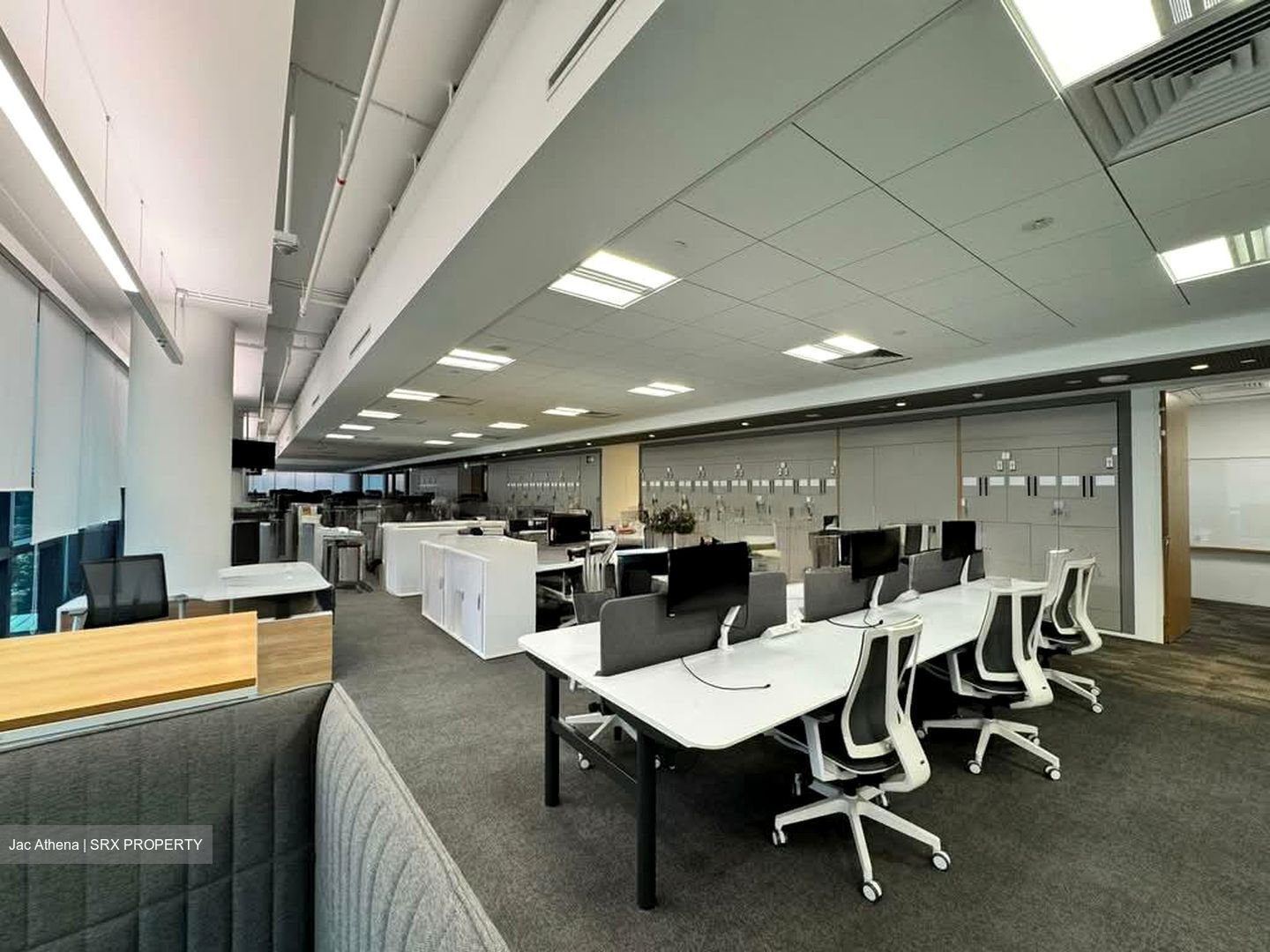 Woods Square (D25), Office #563994171